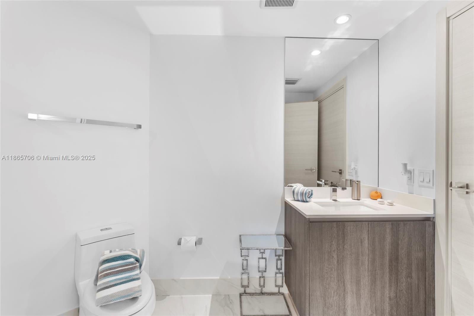 801 SMA RESIDENCES CONDO - Residential