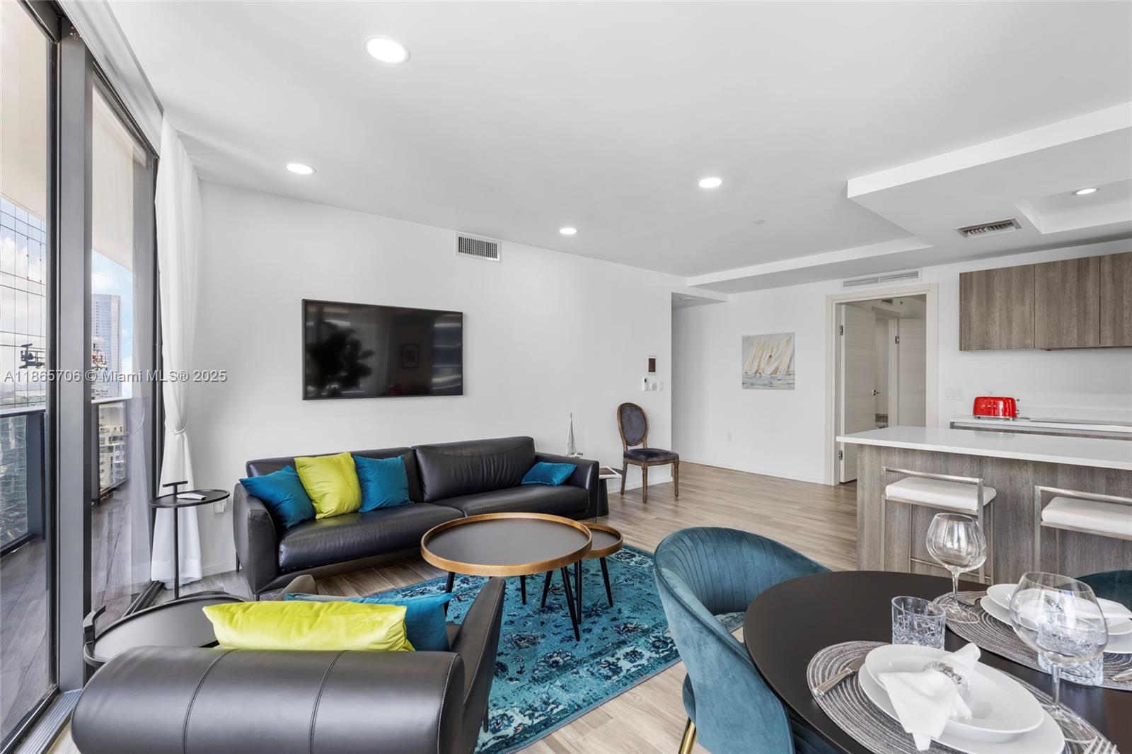 801 SMA RESIDENCES CONDO - Residential