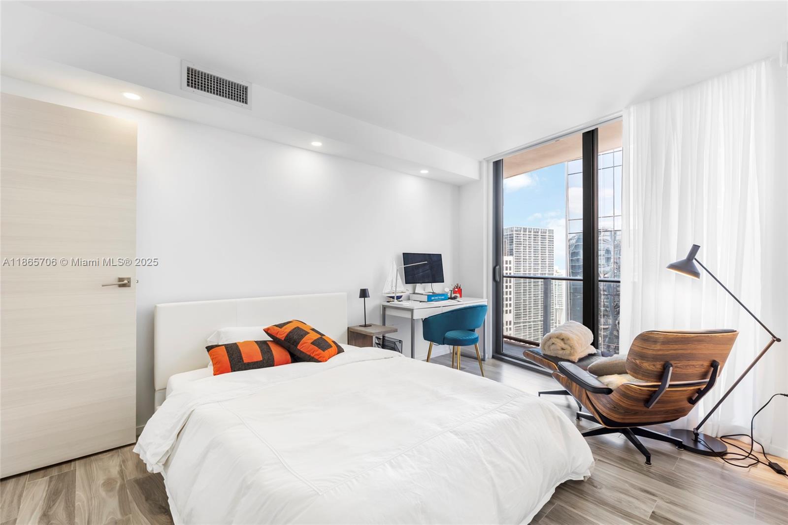 801 SMA RESIDENCES CONDO - Residential