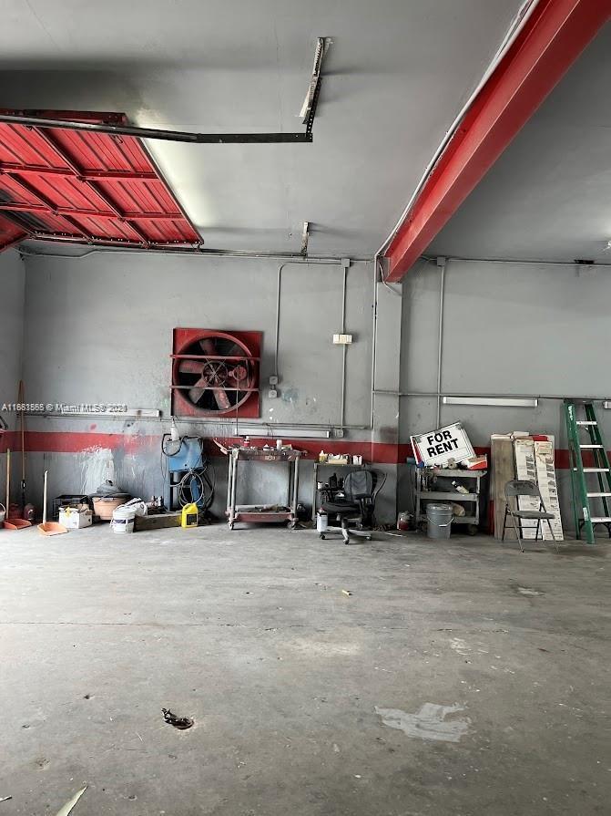 DR BURKHARTS WINTER GDN R - Land