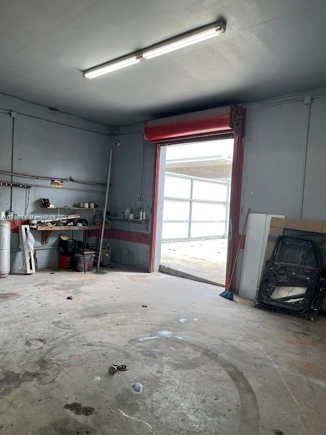 DR BURKHARTS WINTER GDN R - Land