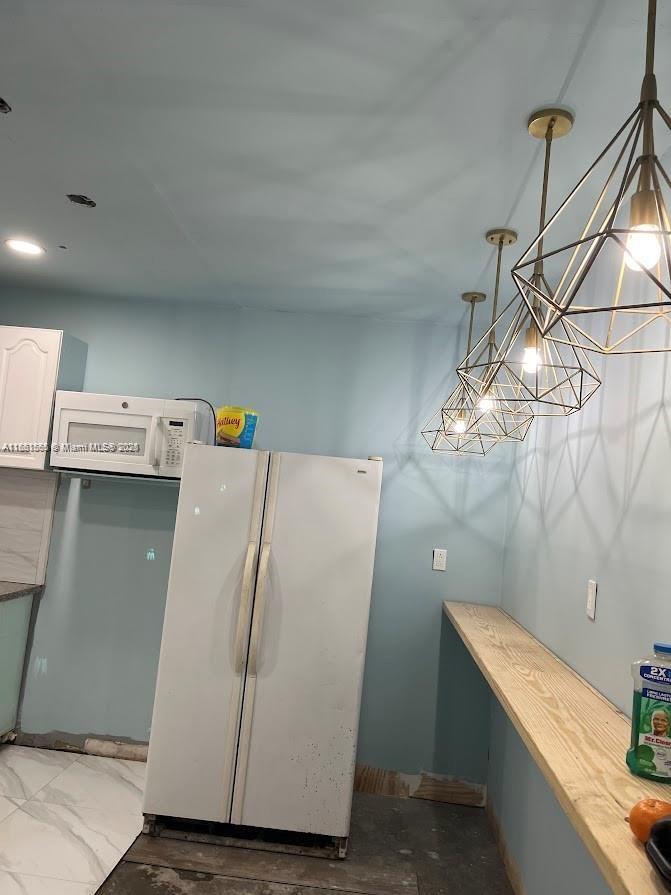 DR BURKHARTS WINTER GDN R - Land