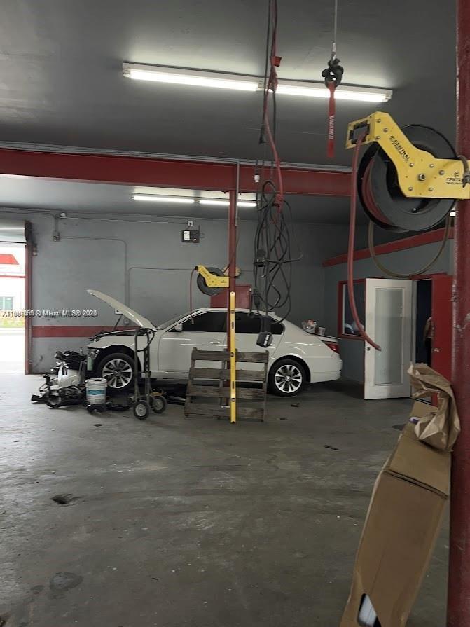 DR BURKHARTS WINTER GDN R - Land