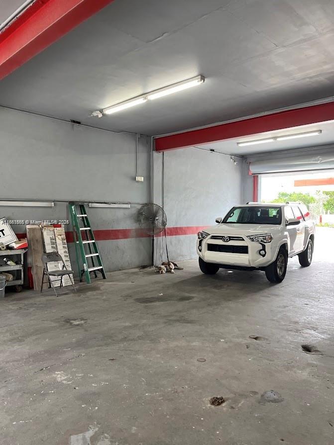 DR BURKHARTS WINTER GDN R - Land