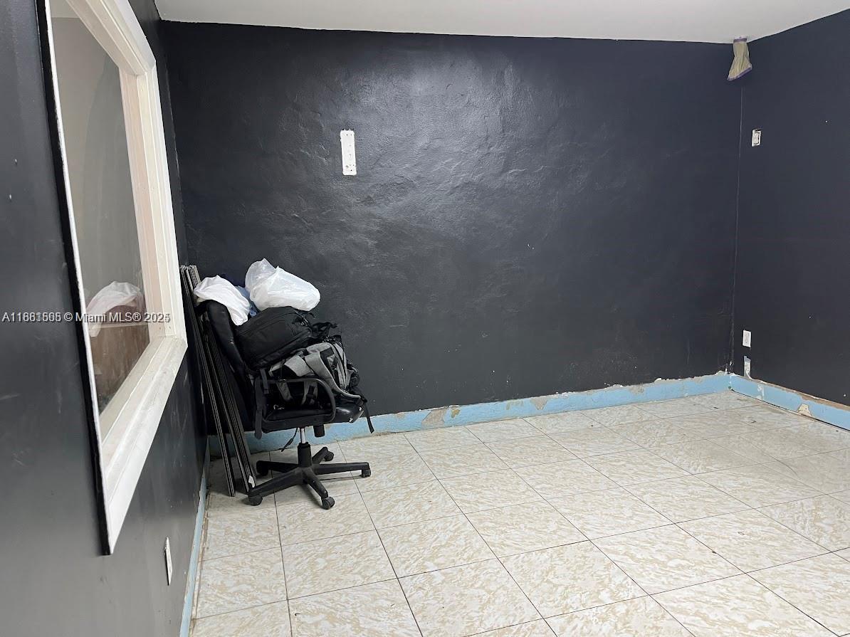 DR BURKHARTS WINTER GDN R - Land