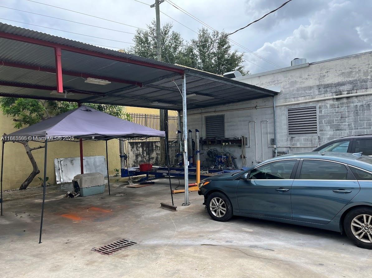 DR BURKHARTS WINTER GDN R - Land