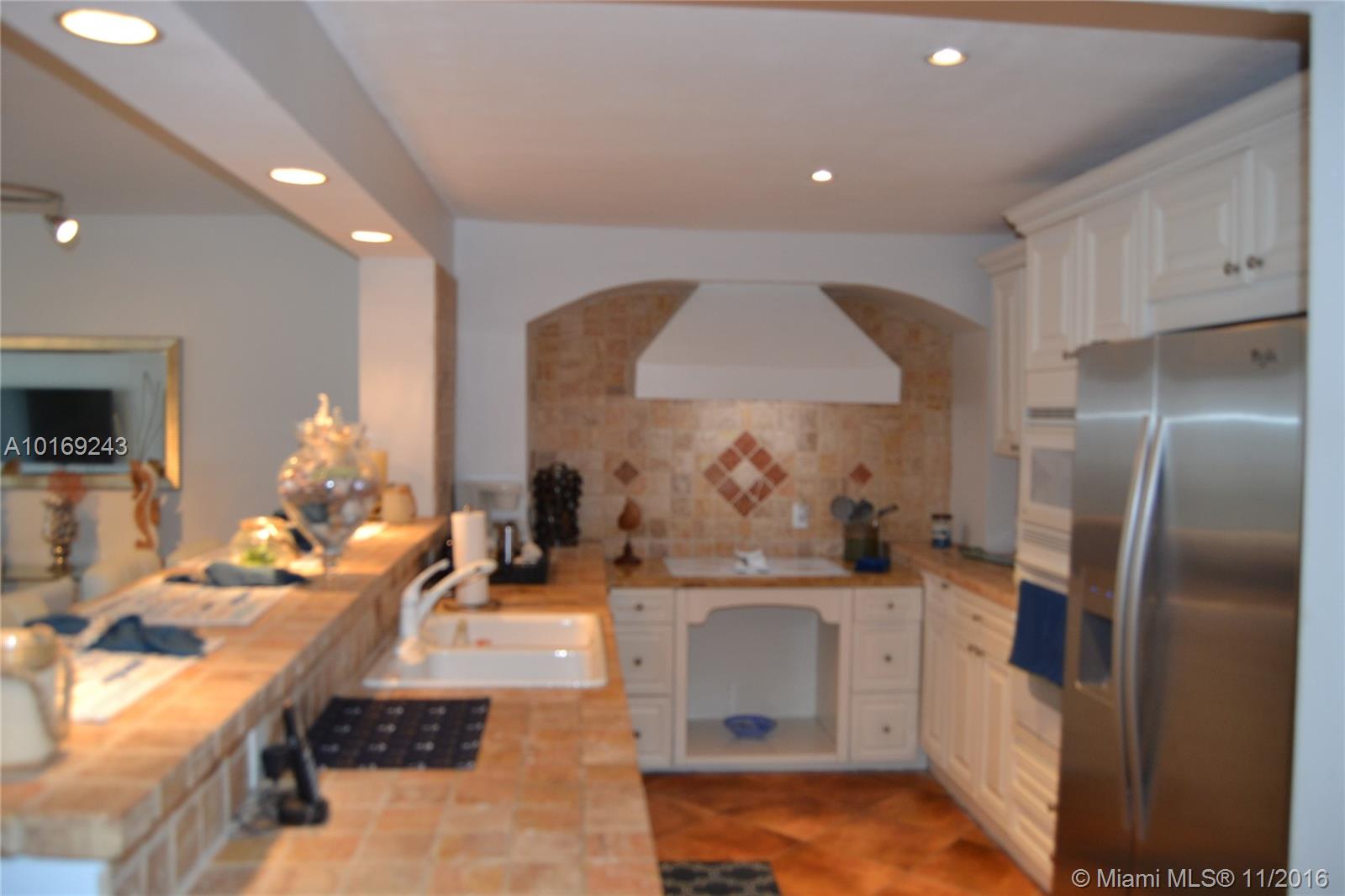 Arlen Beach Condo - Residential Lease