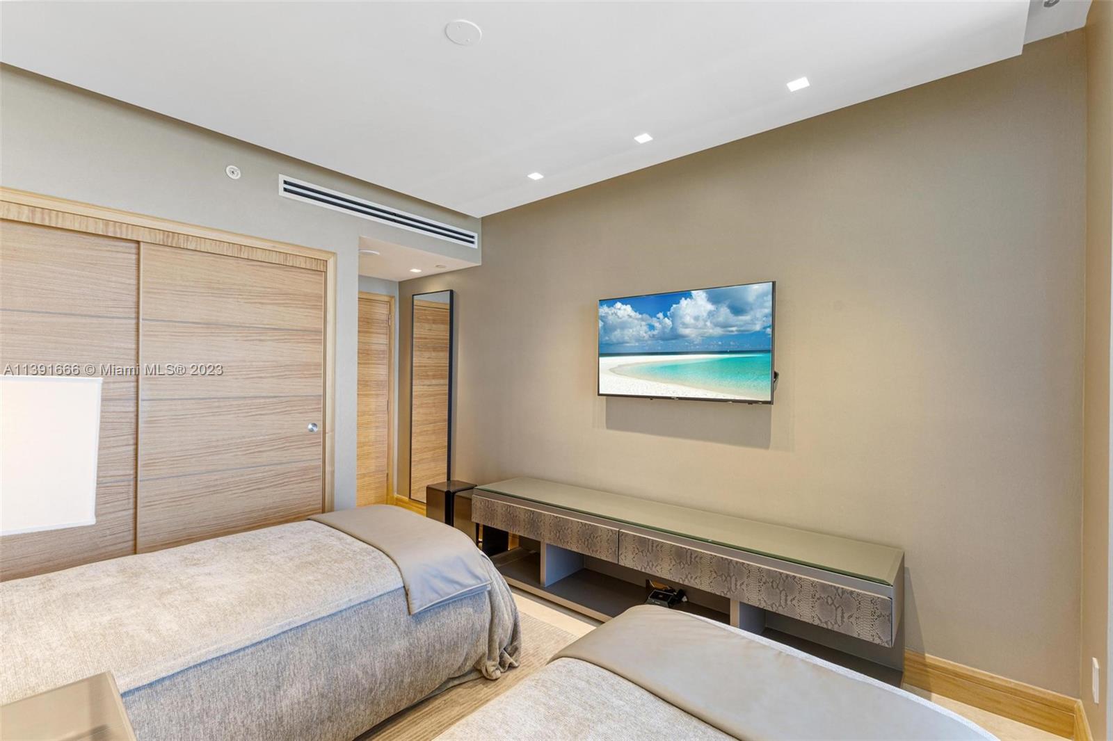 ACQUALINA OCEAN RESIDENCE - Residential