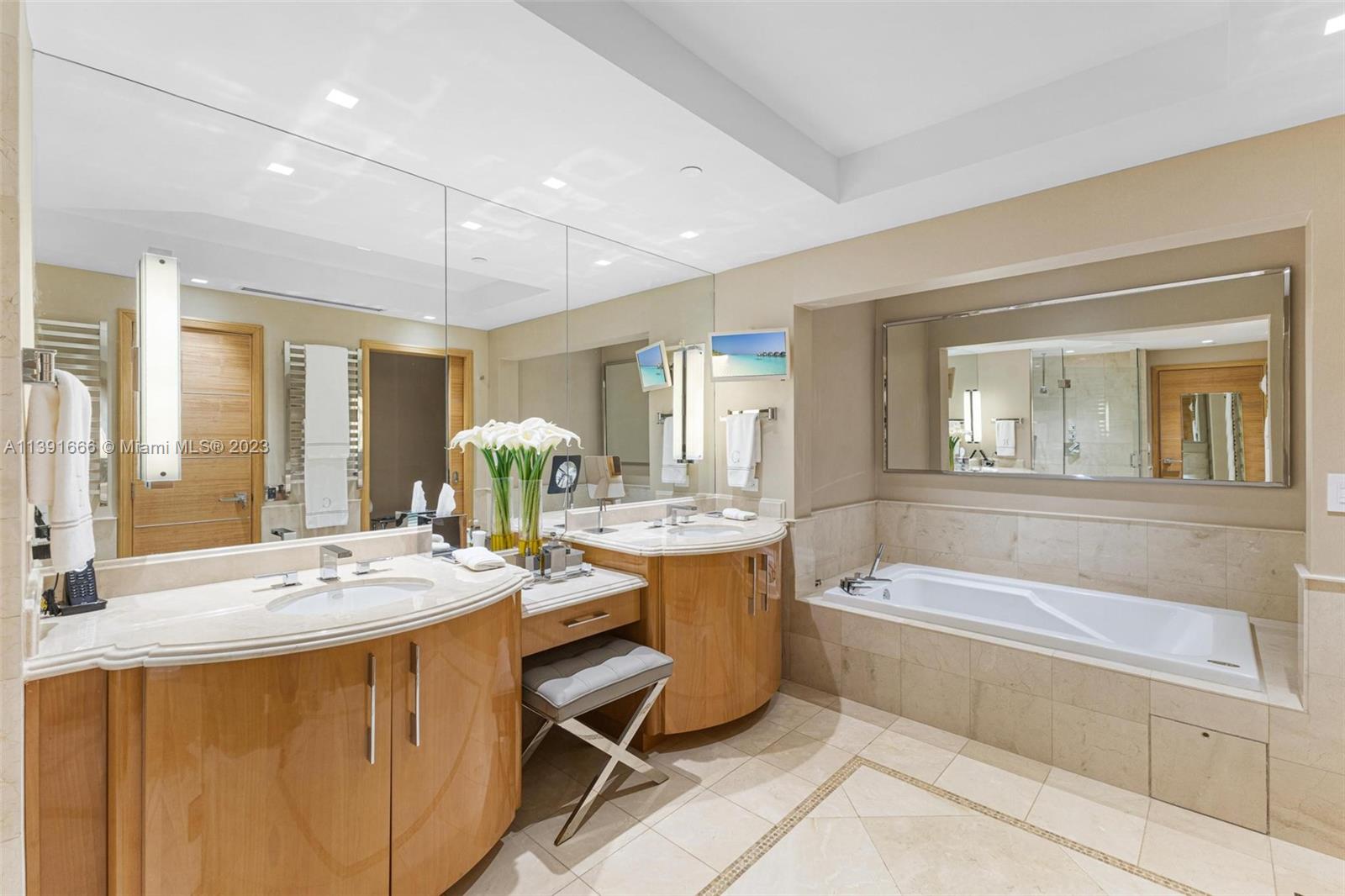 ACQUALINA OCEAN RESIDENCE - Residential