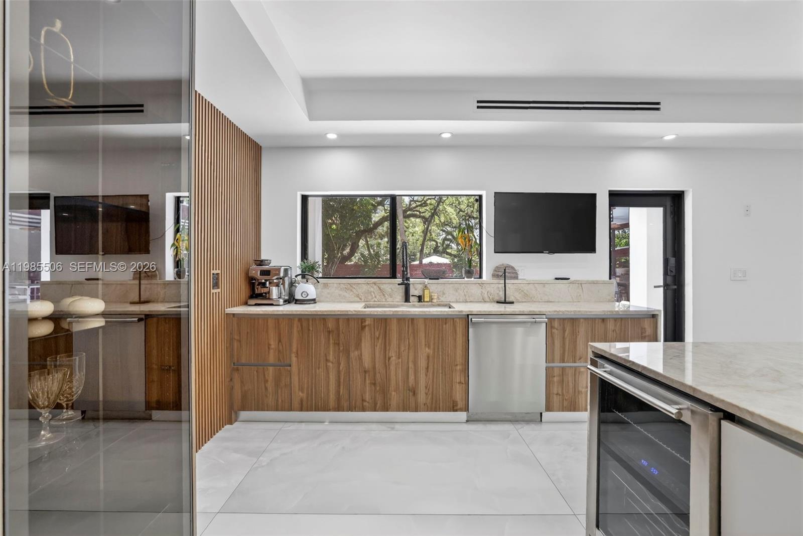 RIVERLAND MANORS - Residential Lease