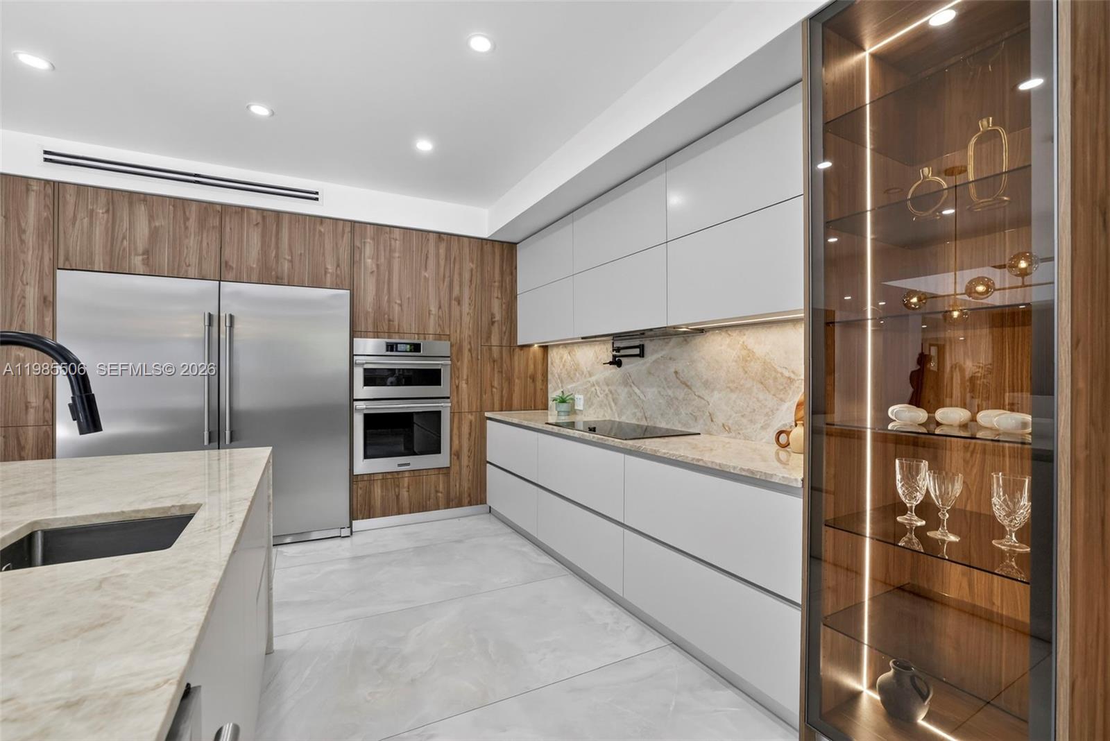 RIVERLAND MANORS - Residential Lease