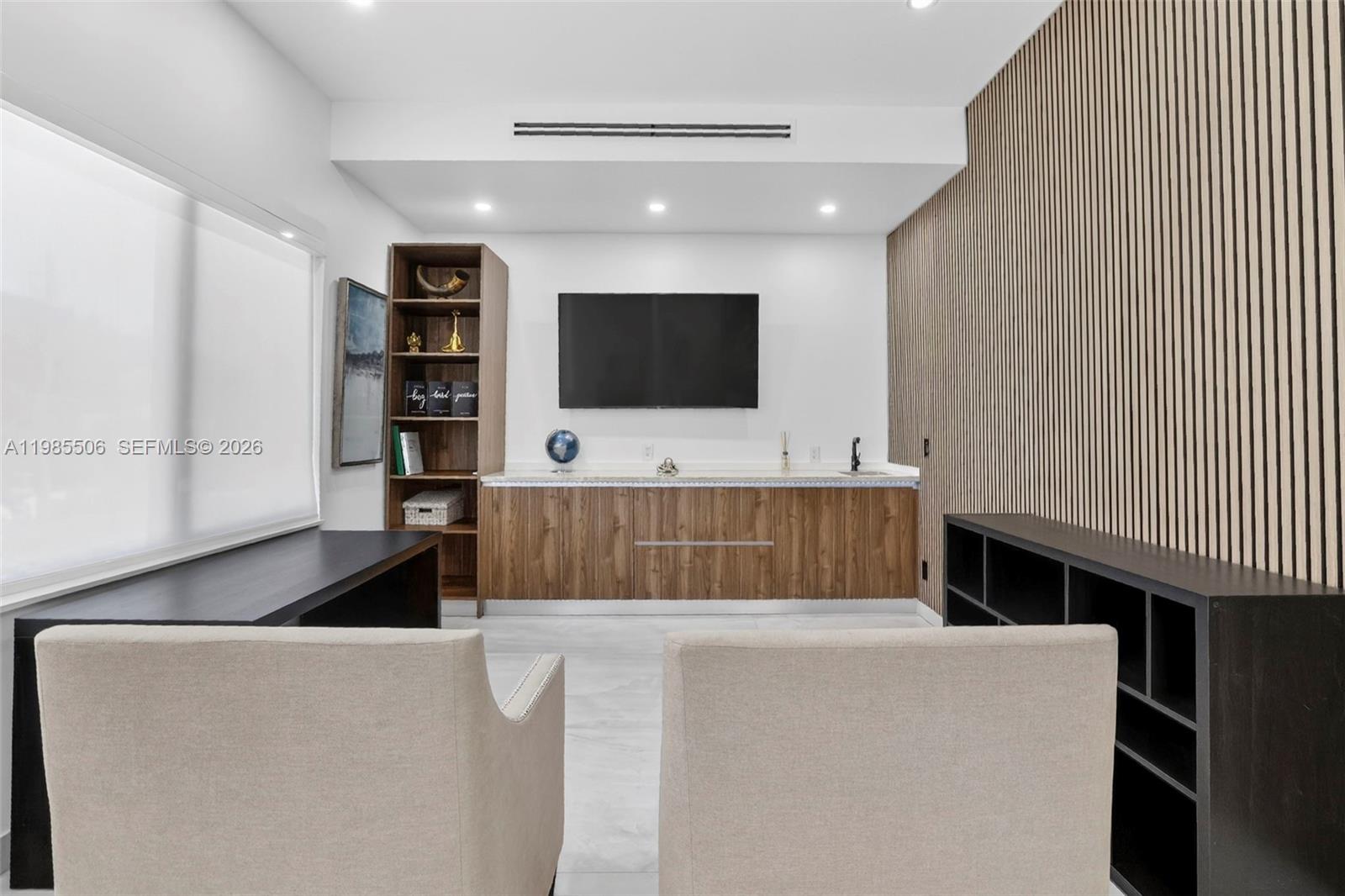 RIVERLAND MANORS - Residential Lease