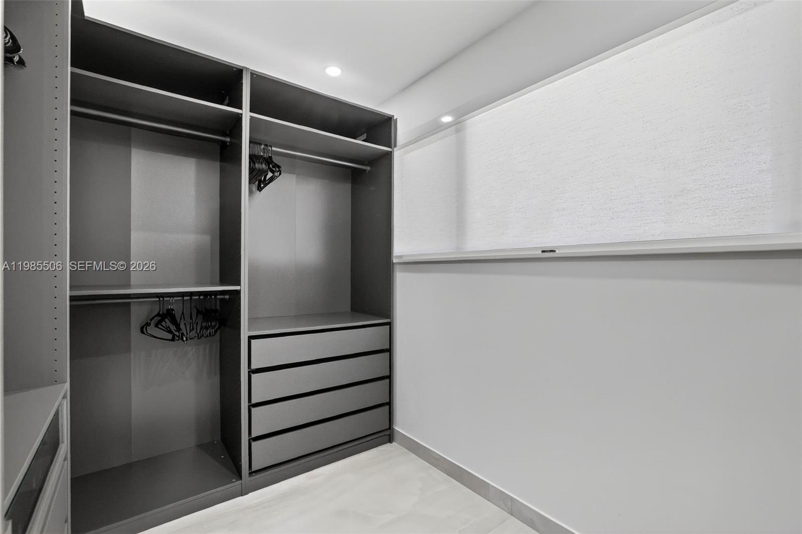 RIVERLAND MANORS - Residential Lease