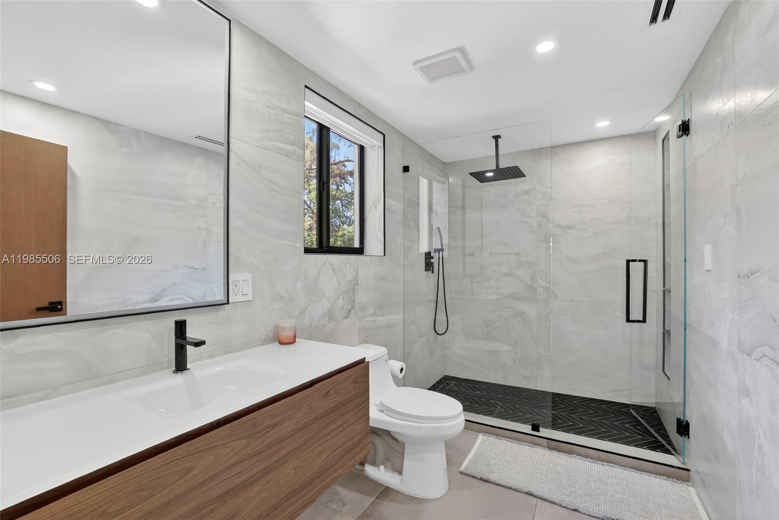 RIVERLAND MANORS - Residential Lease