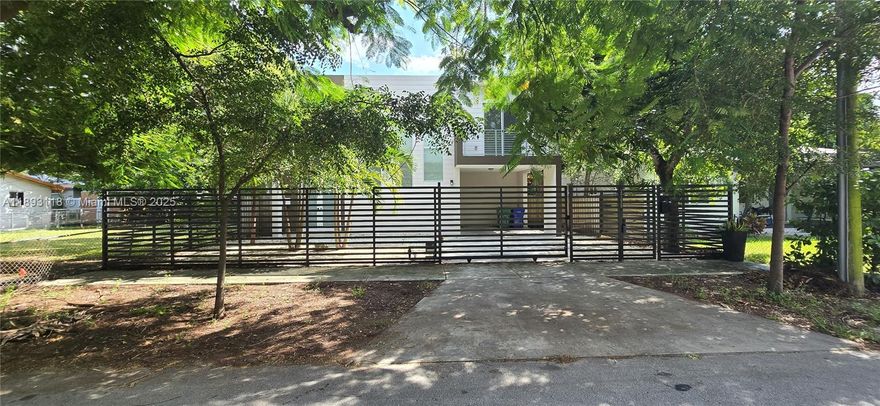 BEAUTIFUL WEST GROVE SINGLE FAMILY BUILT IN 2020. 3 BED 3 BATH WITH LARGE LIVING ,FAMILY,DINING AND KITCHEN AREA. LARGE BACKYARD FOR UNFORGETABLE GATHERINGS. WRAP AROUND STAIRCASE GIVES OFF ELEGANCE. LIVING ROOM CEILING HIGHER THAN 15 FT. 2 ZONE AC WALKING DISTANCE TO MANY COCONUT GROVE AMENITIES. TRADER JOES,ALDI,STARBUCKS, COCONUT GROVE FARMERS MARKET JUST MINUTES AWAY.