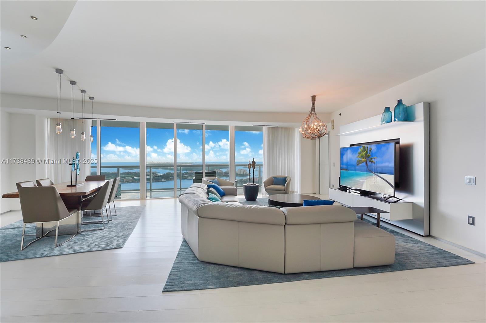 ICON CONDO - Residential
