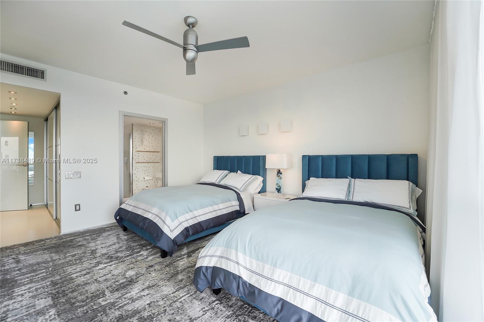 ICON CONDO - Residential
