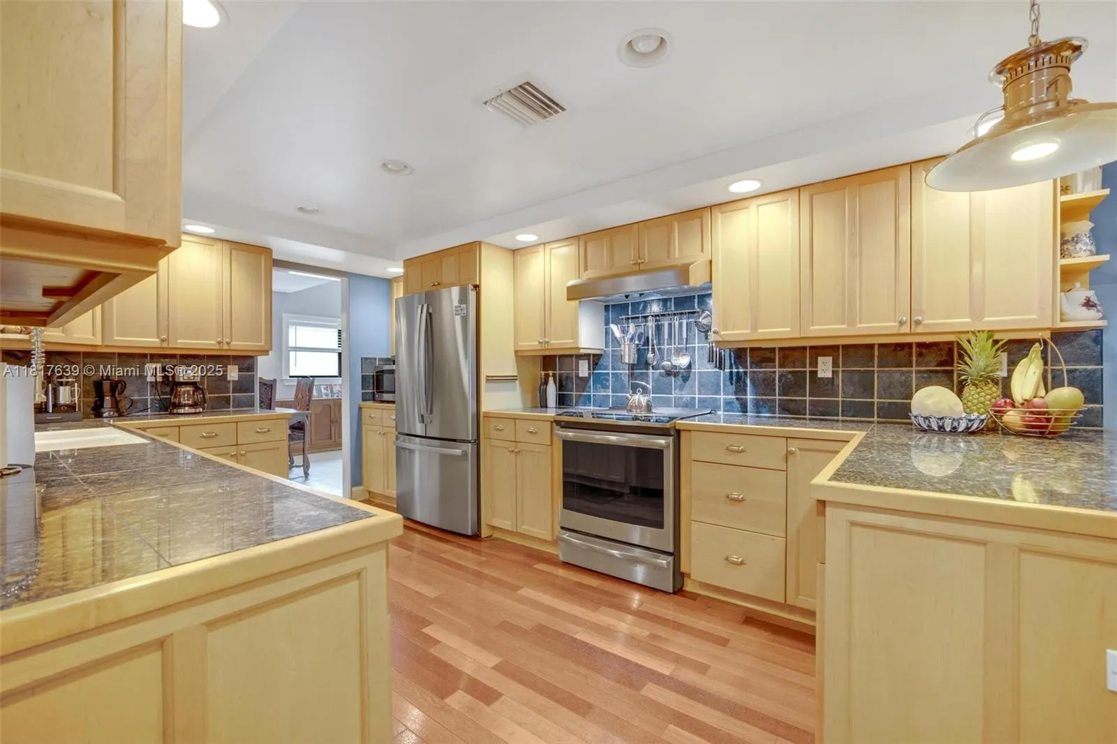 Miami, Florida 33165, United States, 4 Bedrooms Bedrooms, ,3 BathroomsBathrooms,Residential,Active,148197