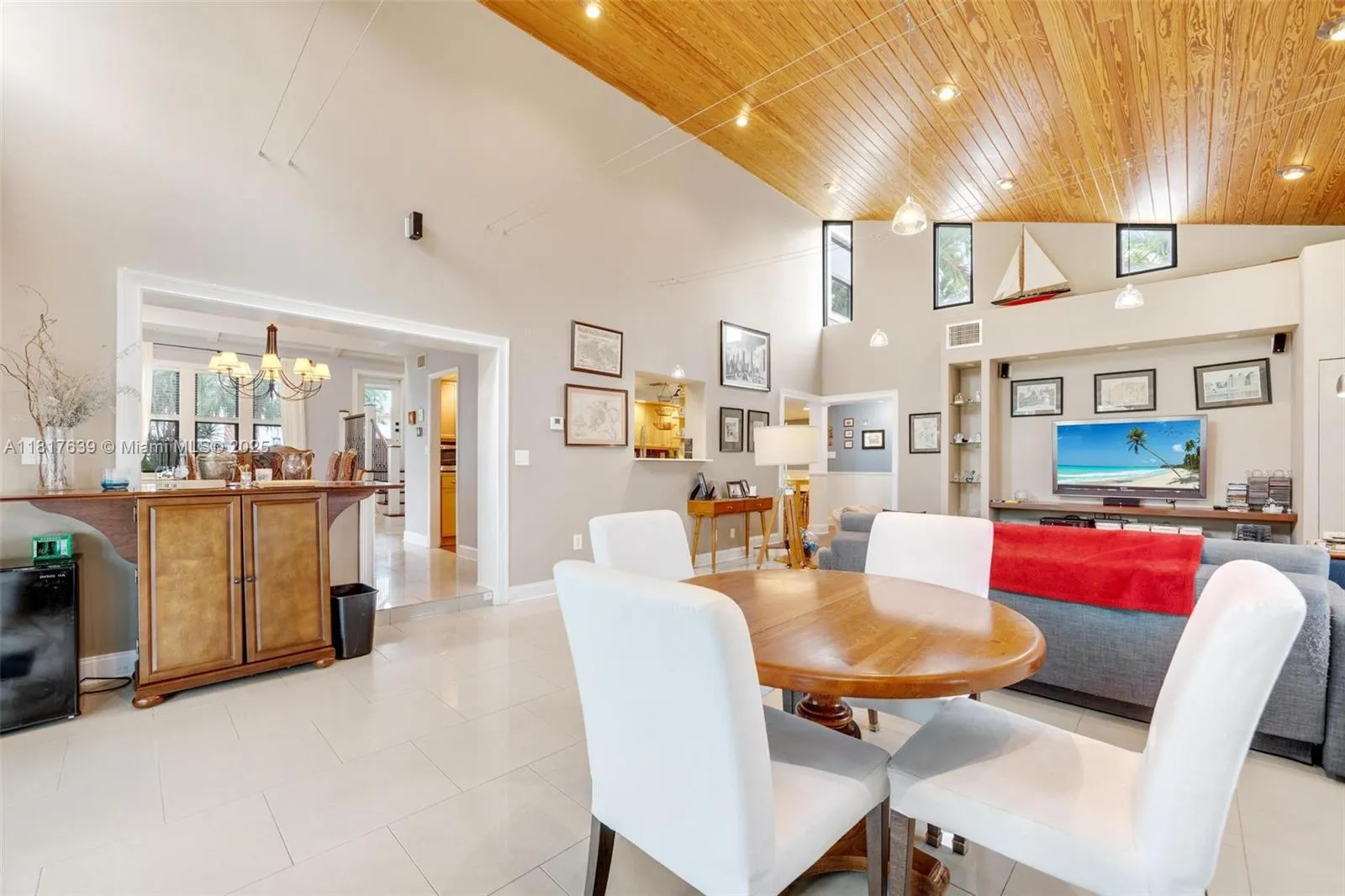 Miami, Florida 33165, United States, 4 Bedrooms Bedrooms, ,3 BathroomsBathrooms,Residential,Active,148197