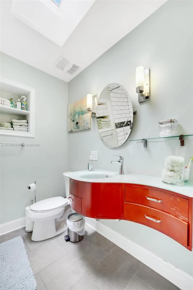 Miami, Florida 33165, United States, 4 Bedrooms Bedrooms, ,3 BathroomsBathrooms,Residential,Active,148197