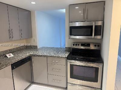 1000 Parkview Dr 226