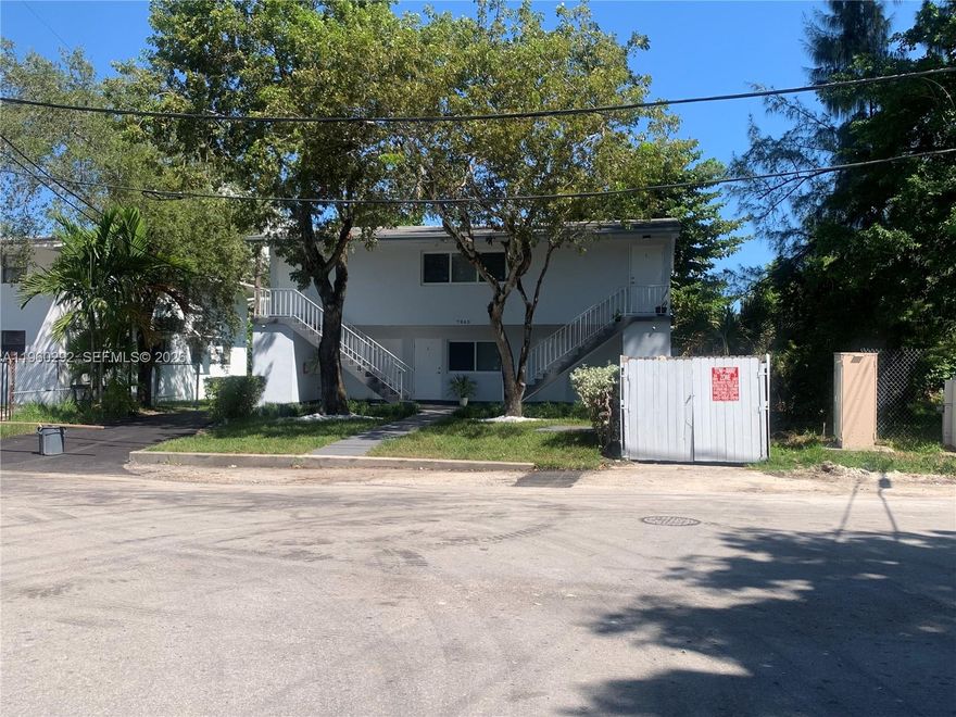 Remodeled building with a modern boutique feel. First floor unit. Apartment is move-in ready with updated finishes. No association approval required for an easy move-in process. Washer and dryer on site.