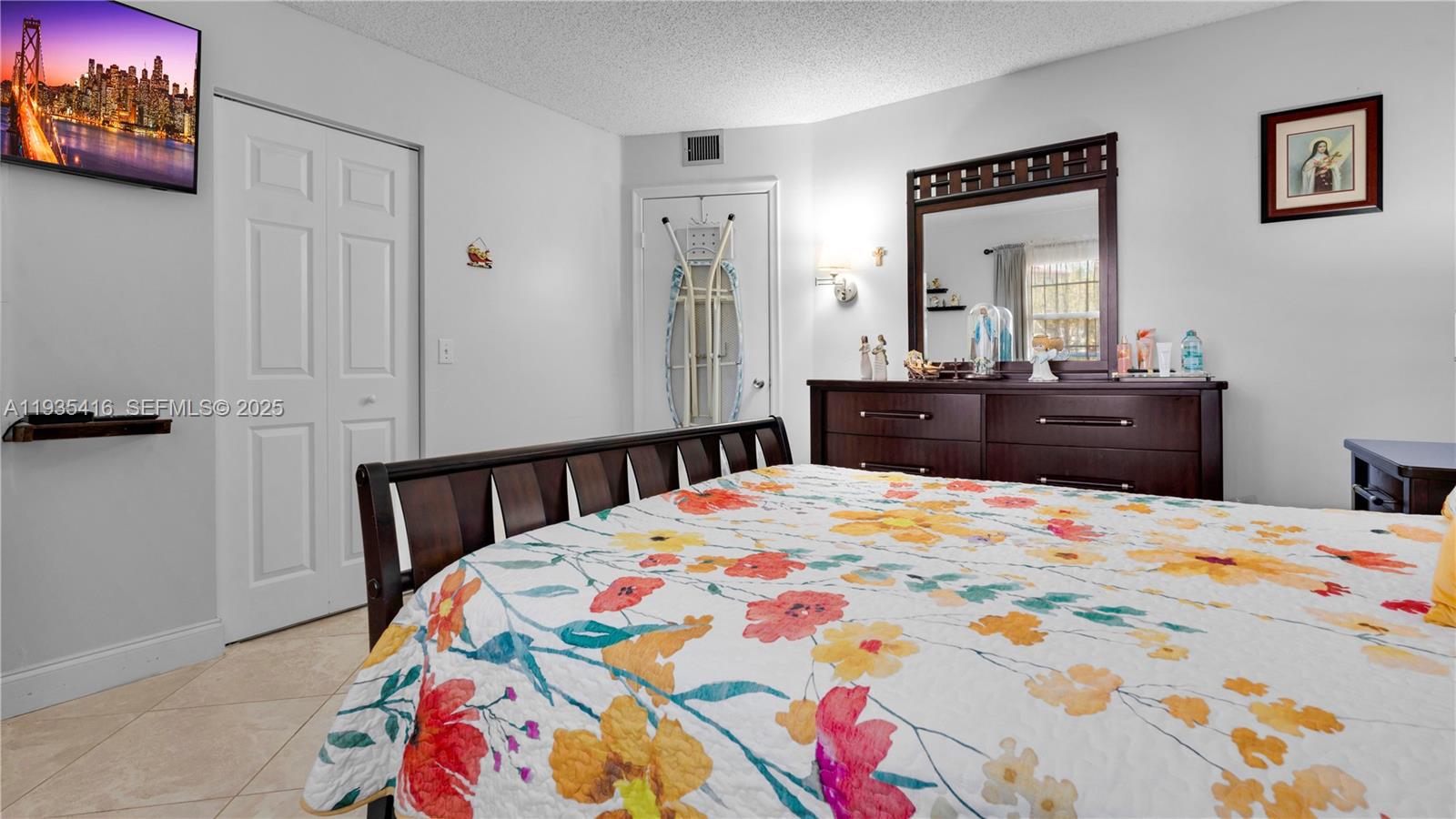 IVANHOE EAST AT CENTURY V - Residential