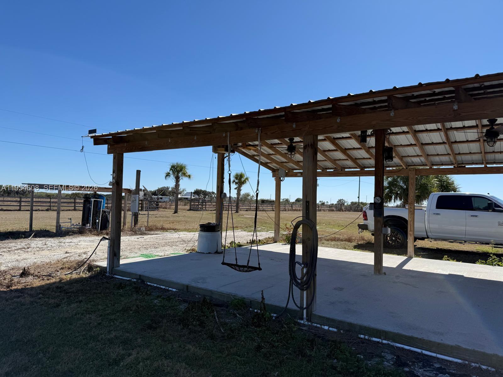 W 612.33 FT OF N 355.75 FT - Land