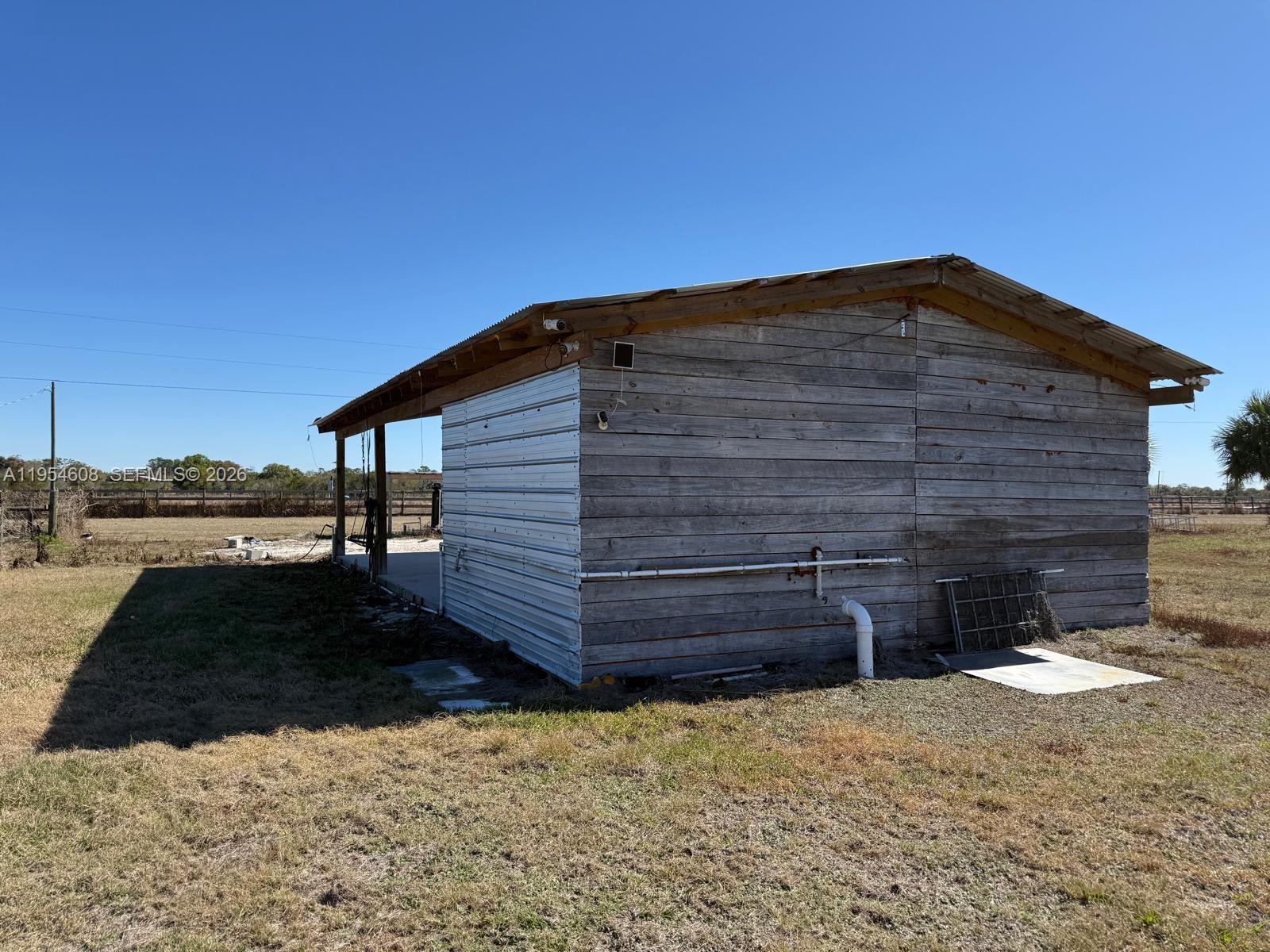 W 612.33 FT OF N 355.75 FT - Land