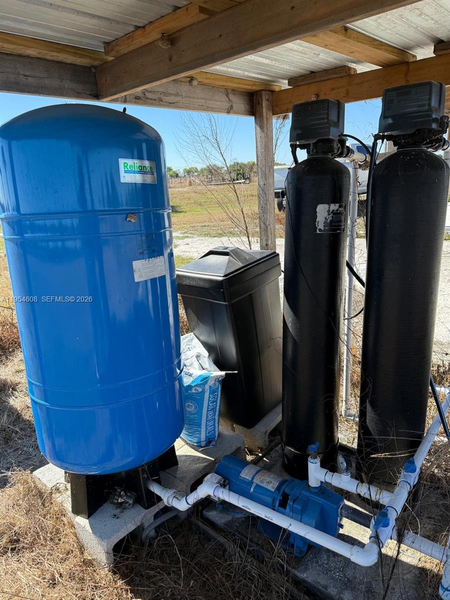 W 612.33 FT OF N 355.75 FT - Land