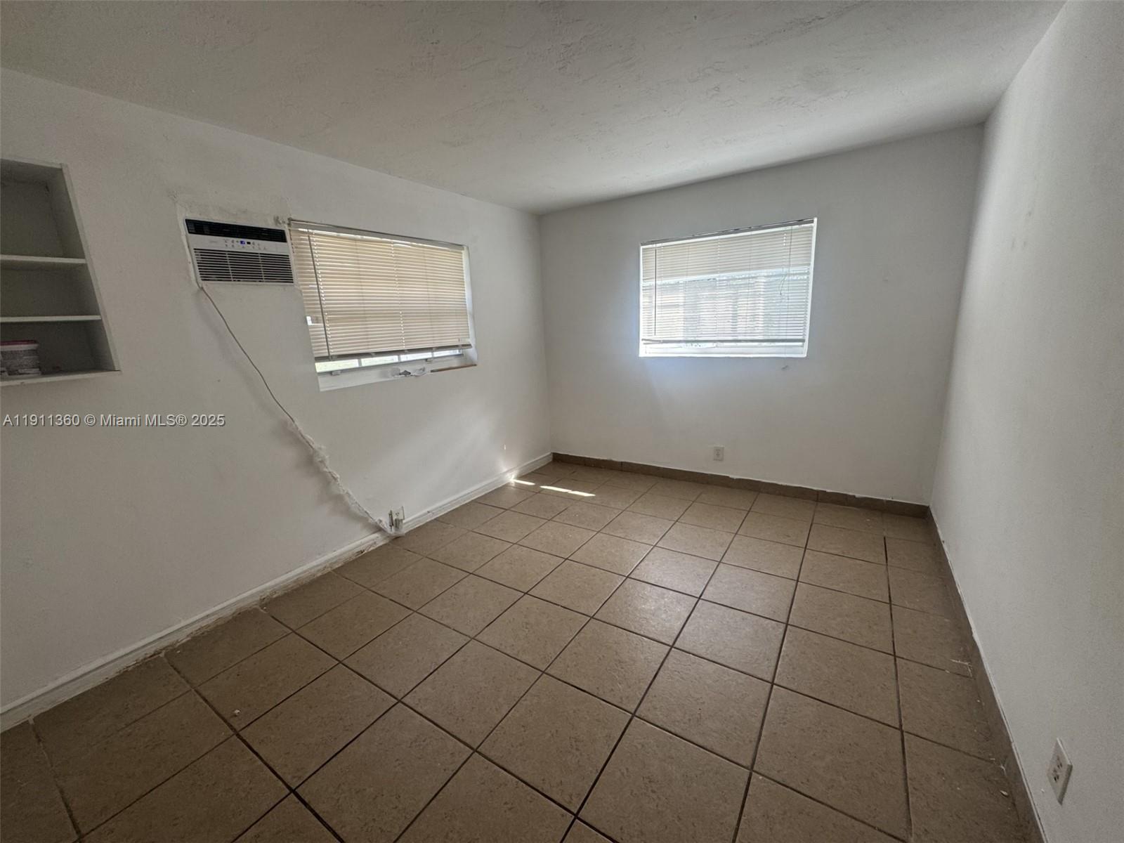 HALLANDALE PARK - Residential Lease