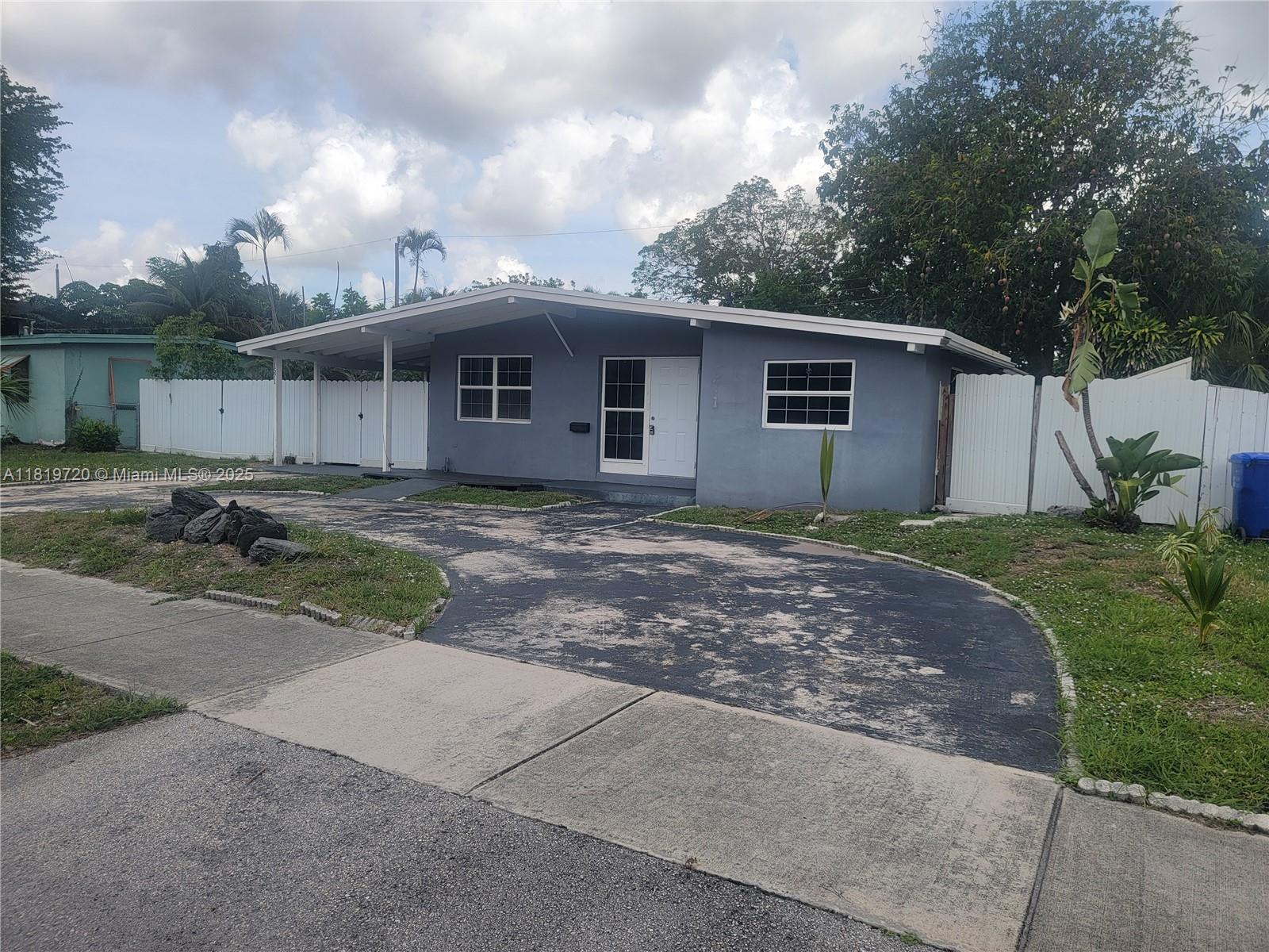 1571 Ne 43rd Ct 1, Pompano Beach, Broward County, Florida - 3 Bedrooms  
1 Bathrooms - 