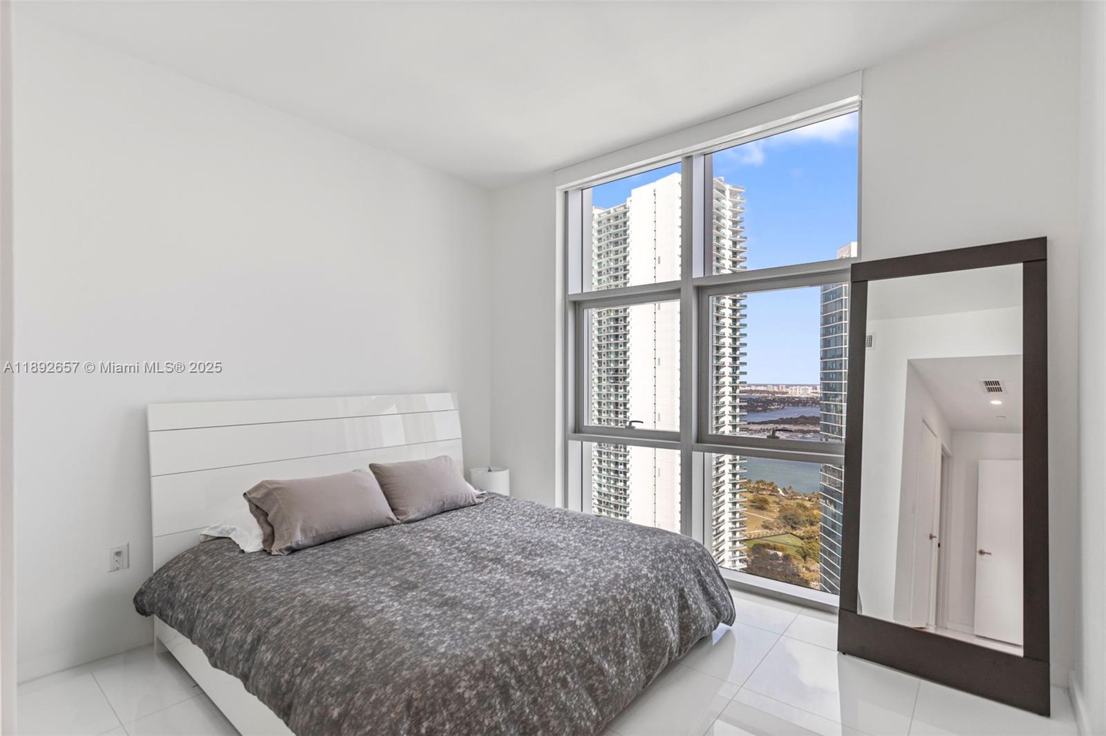 PARAMOUNT MIAMI WORLDCENT - Residential