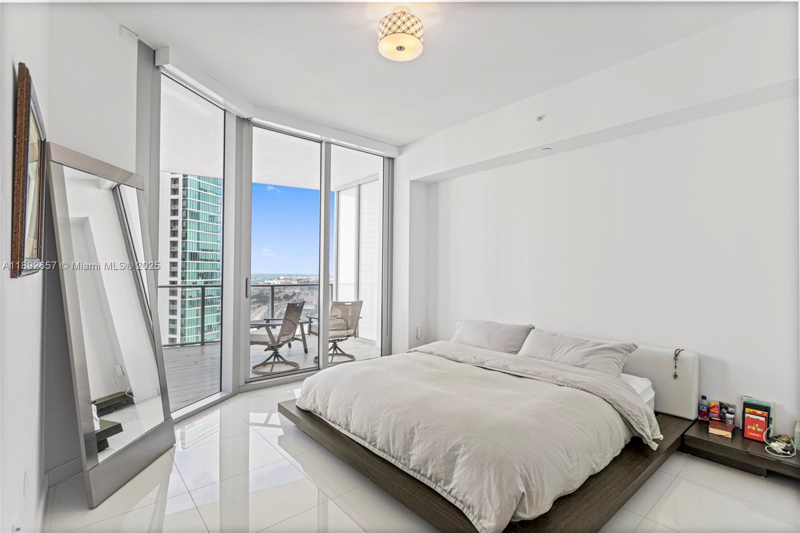 PARAMOUNT MIAMI WORLDCENT - Residential