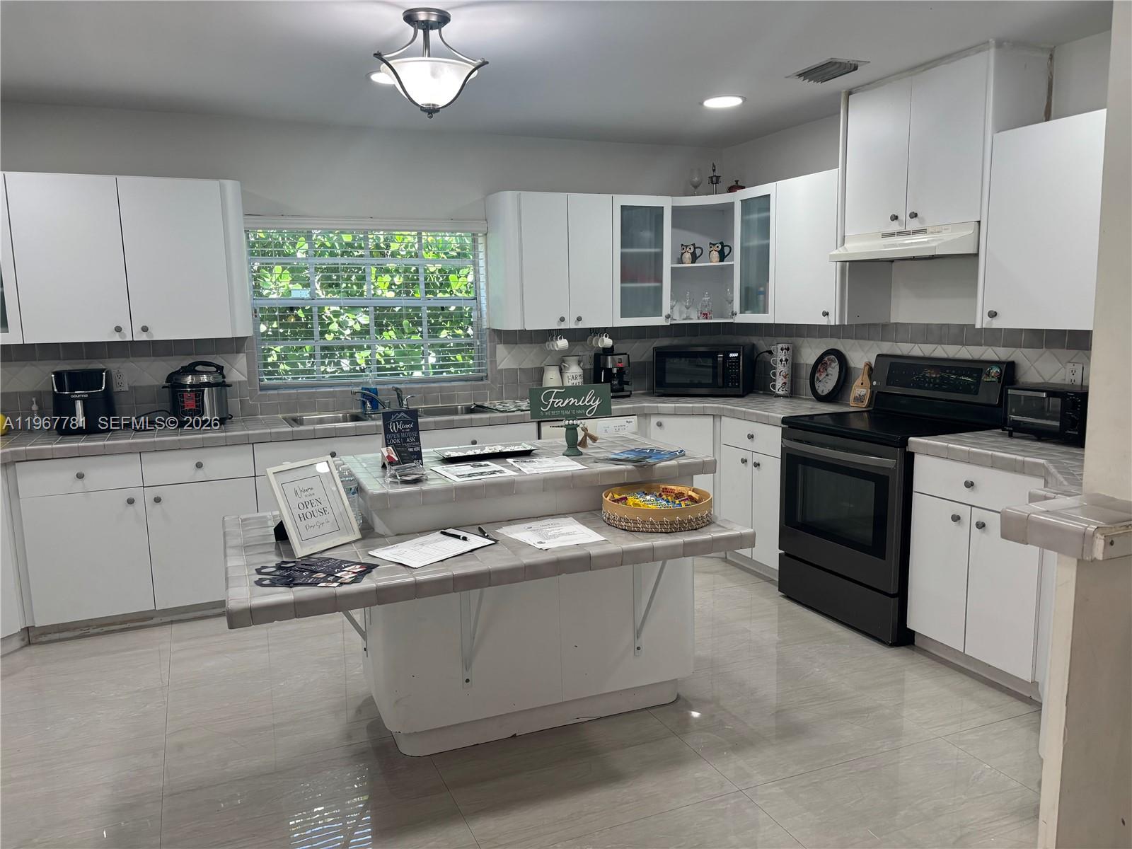 CORAL VILLAS REV - Residential
