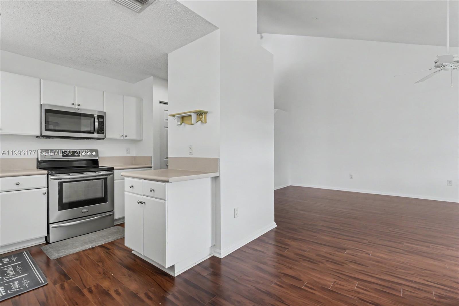 SUNSET PLAZA - Residential