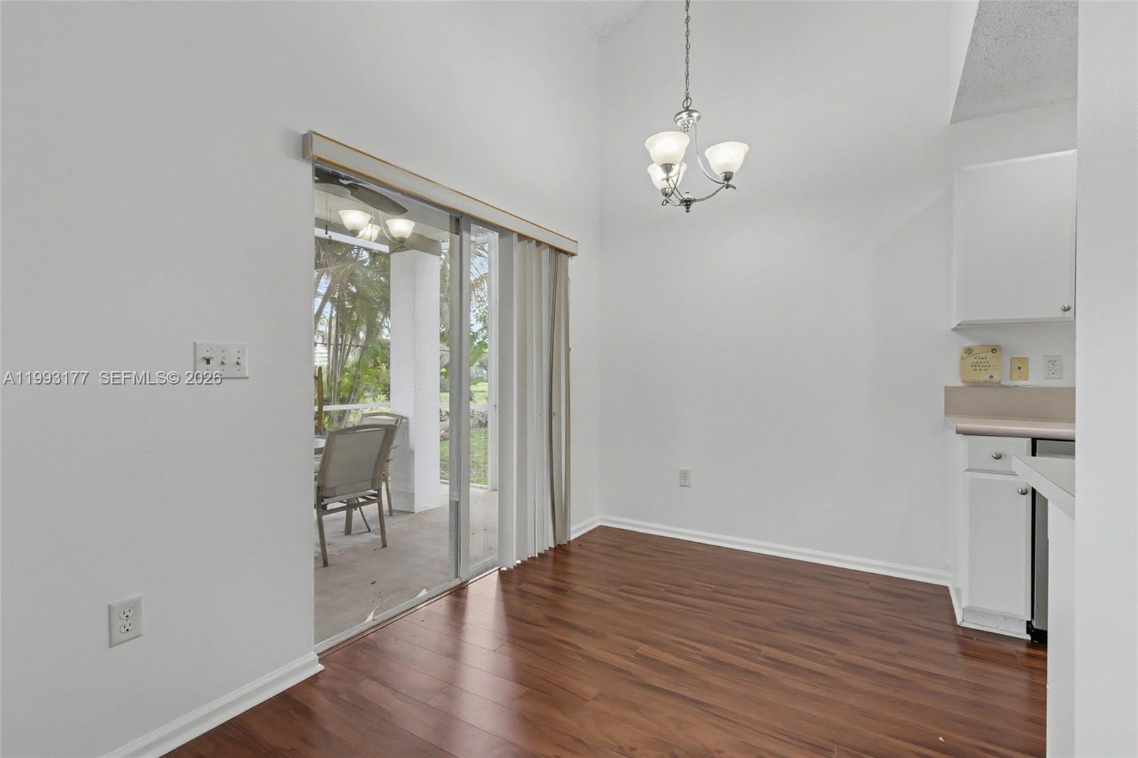 SUNSET PLAZA - Residential