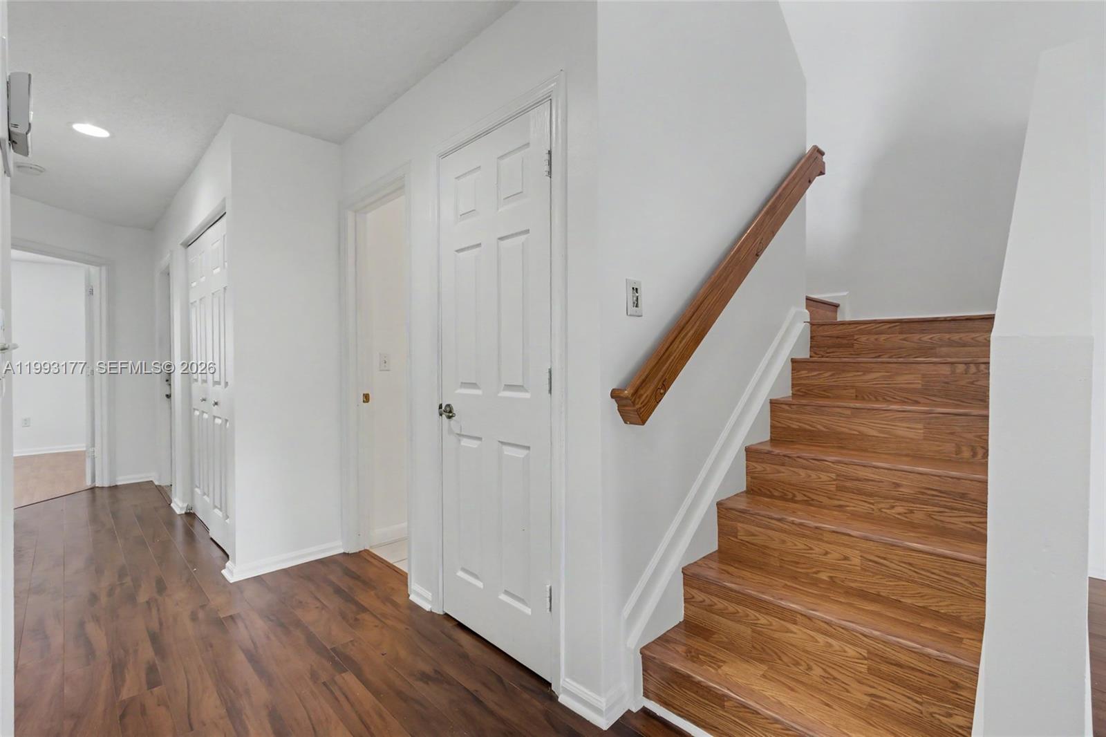 SUNSET PLAZA - Residential