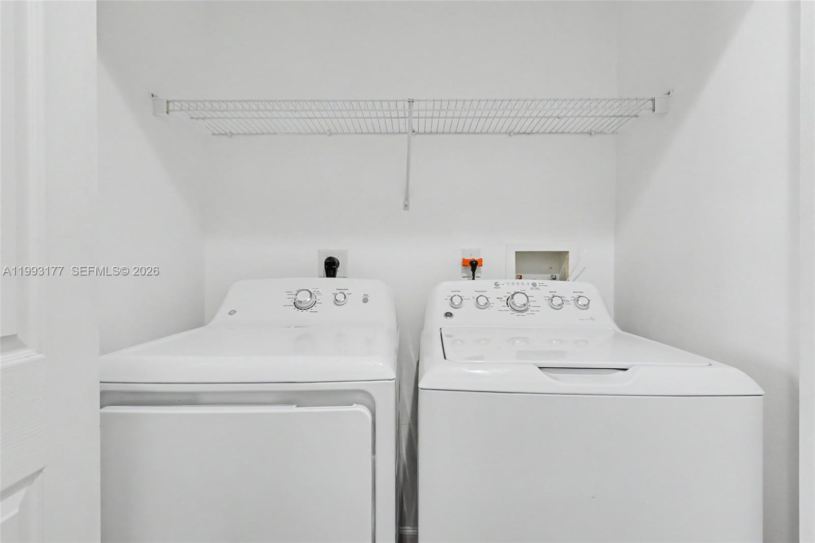 SUNSET PLAZA - Residential