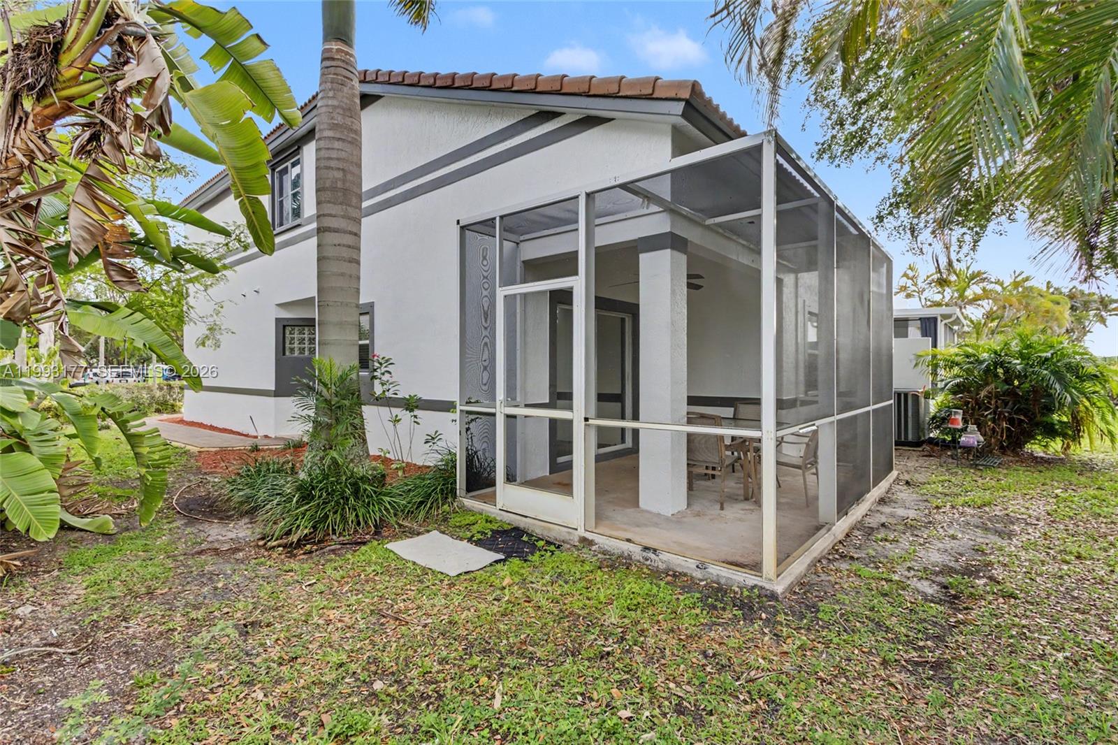 SUNSET PLAZA - Residential