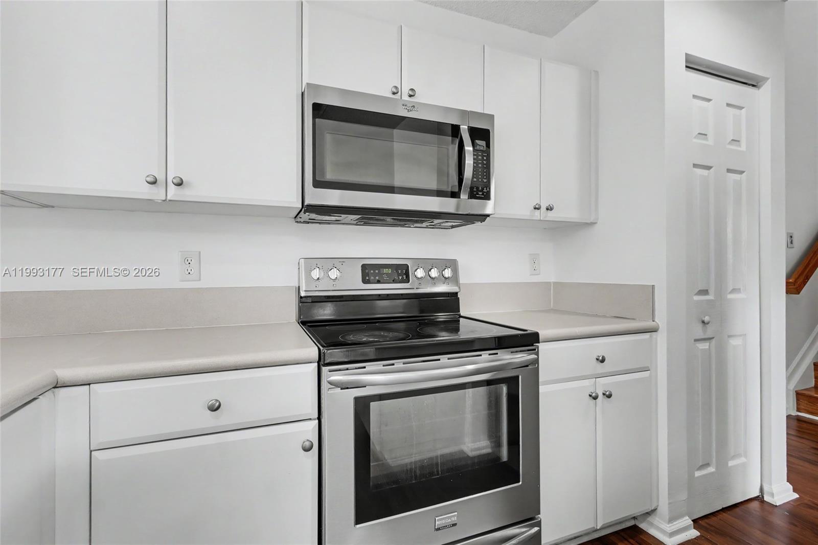 SUNSET PLAZA - Residential