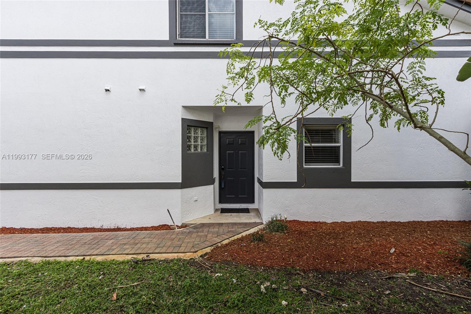 SUNSET PLAZA - Residential