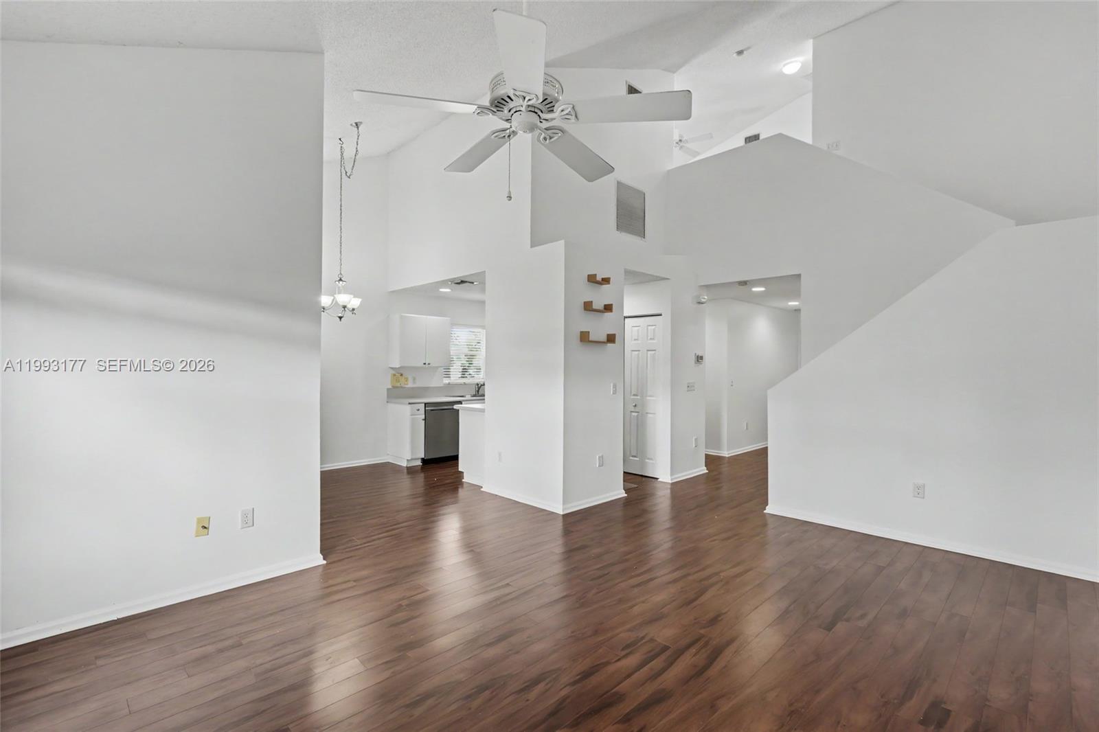 SUNSET PLAZA - Residential