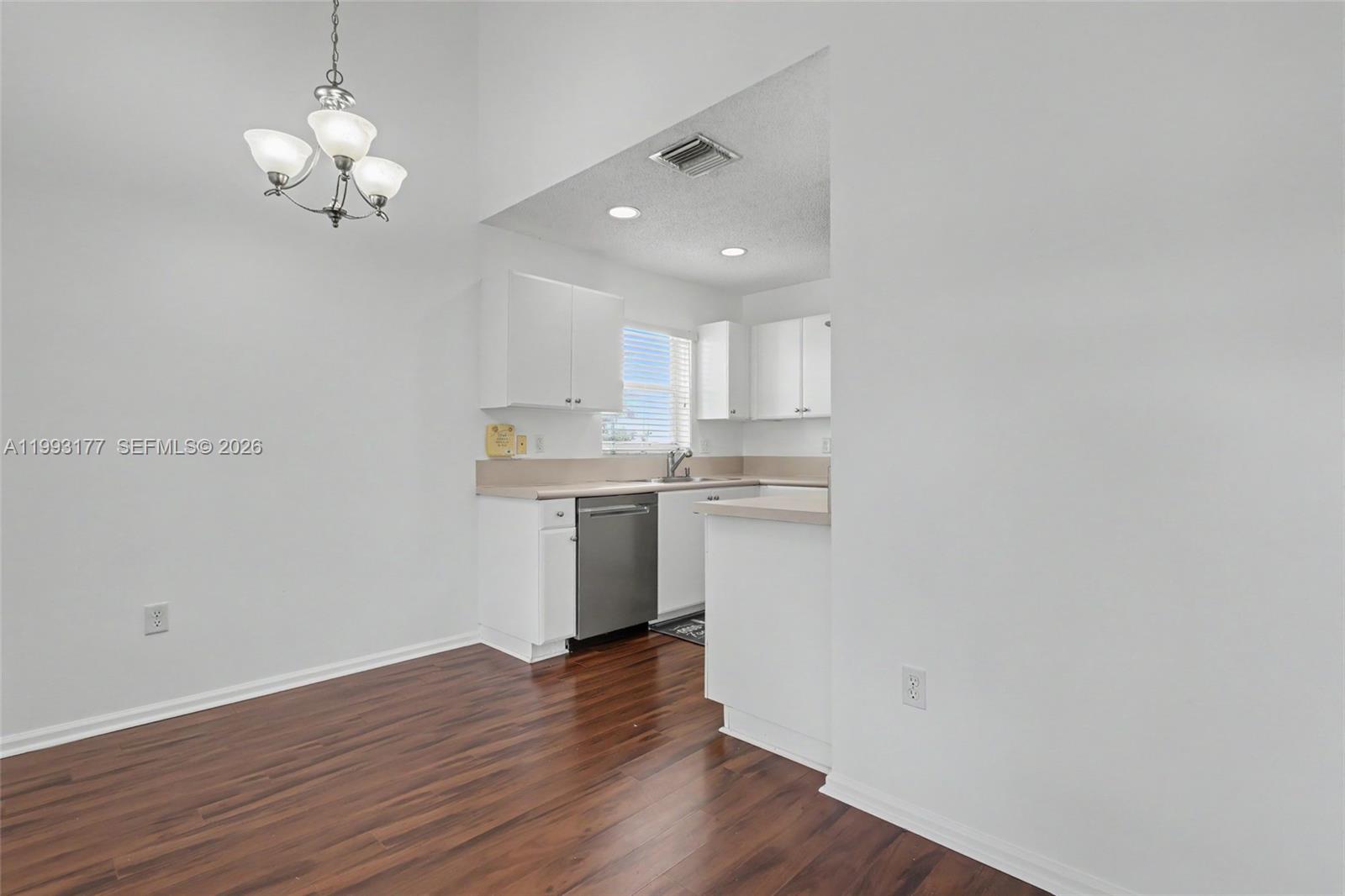 SUNSET PLAZA - Residential