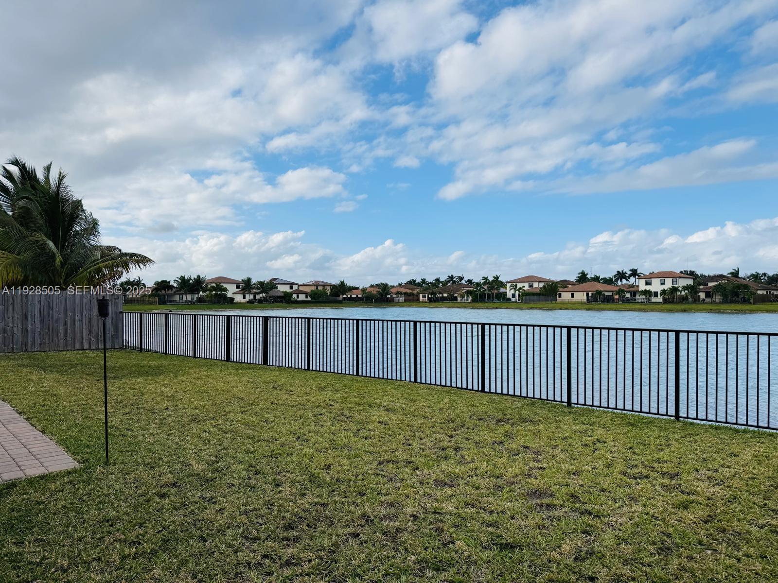 KINGMAN COMMONS - Residential