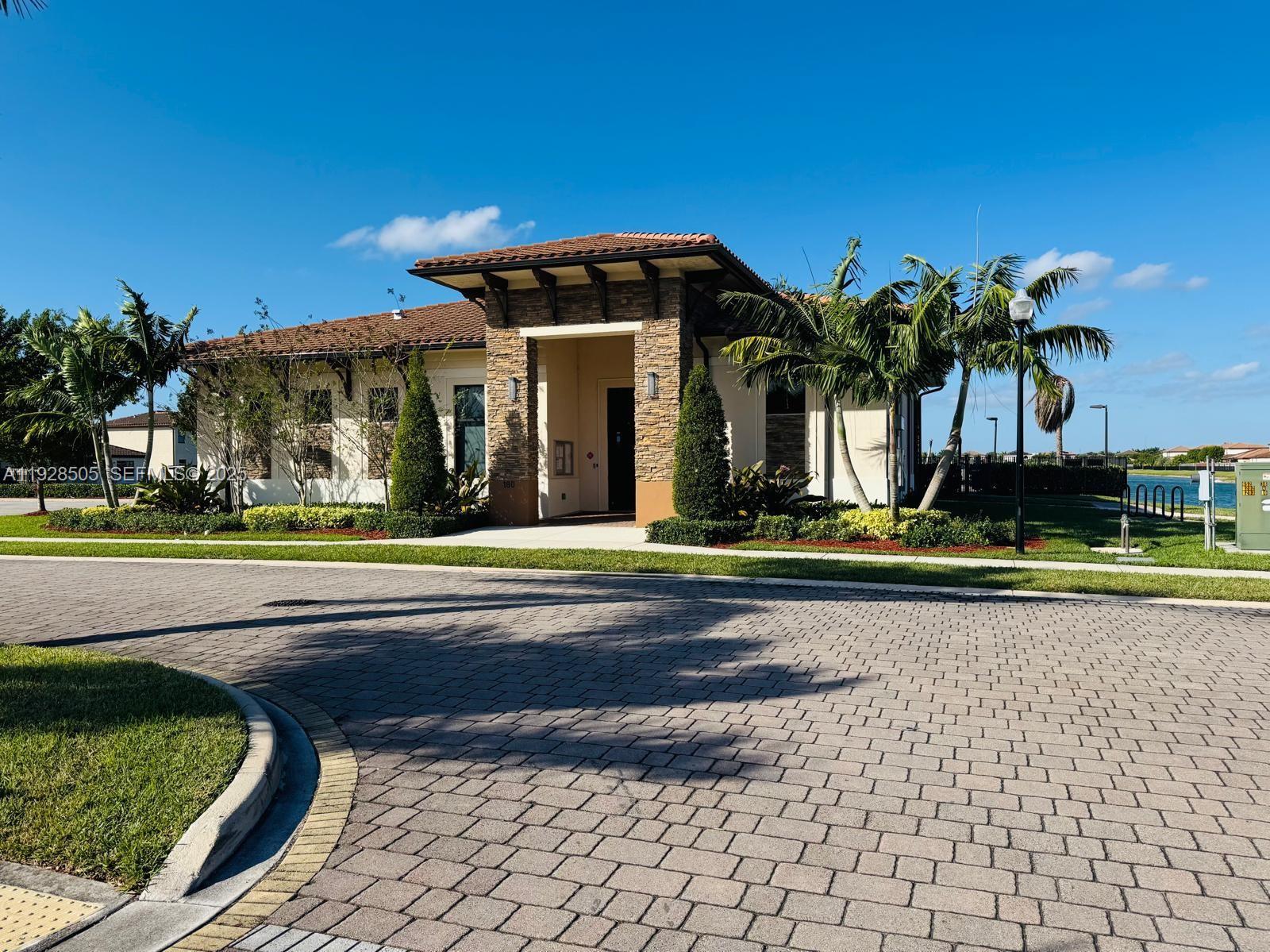 KINGMAN COMMONS - Residential