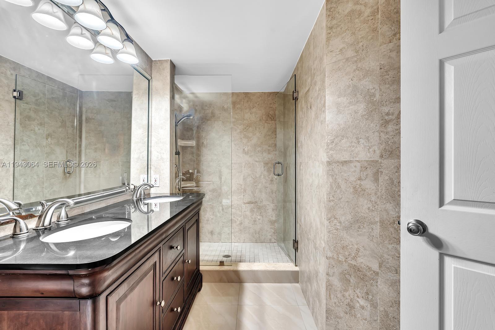 PORTO BELLAGIO CONDO - Residential