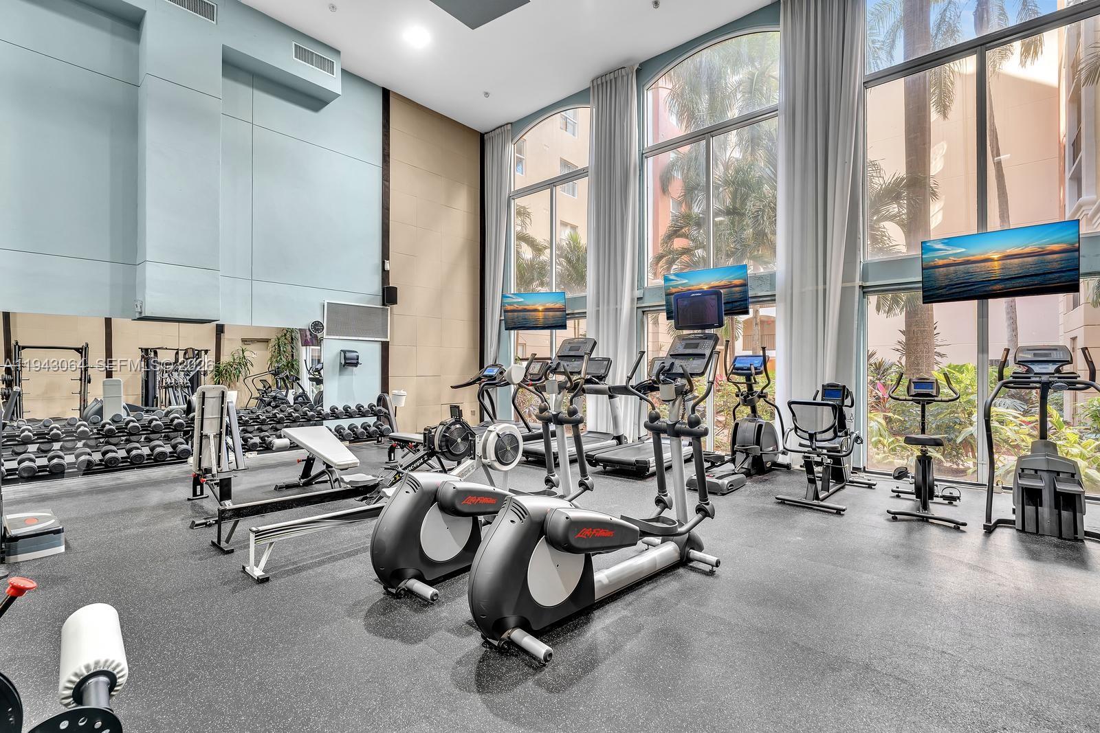 PORTO BELLAGIO CONDO - Residential