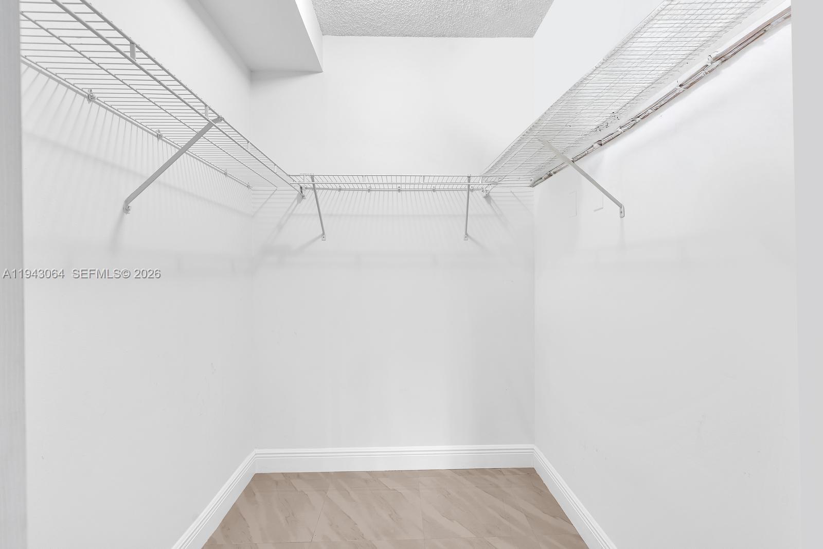 PORTO BELLAGIO CONDO - Residential