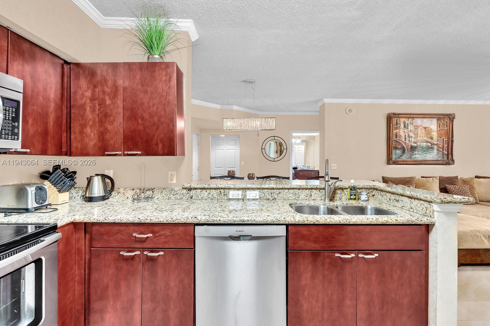 PORTO BELLAGIO CONDO - Residential